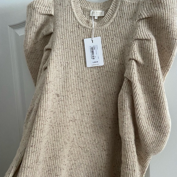 Beautiful dress, with tag, worn only for pictures , new condition - Picture 2 of 6